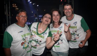 
<a style='margin-left: 5px;' class='btn btn-xs btn-social btn-facebook' href='https://www.facebook.com/sharer/sharer.php?u=https://galeramix.s01.web.getmuller.com.br/imagem/a58/800-800-90/conteudo/site_galerias/58/desenferruje-2018-152.jpg' rel='popup' data-width='500' data-height='400'><i class='fa fa-facebook'></i>Compartilhar <span class='hidden-xs'>no Facebook</span>
</a> 
<a class='btn btn-default btn-xs' target='_blank' href='imagem/a58/800-800-90/conteudo/site_galerias/58/desenferruje-2018-152.jpg'>
<span class='glyphicon glyphicon-cloud-download'></span> Salvar
</a>
