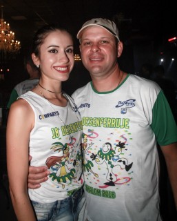 
<a style='margin-left: 5px;' class='btn btn-xs btn-social btn-facebook' href='https://www.facebook.com/sharer/sharer.php?u=https://galeramix.s01.web.getmuller.com.br/imagem/a58/800-800-90/conteudo/site_galerias/58/desenferruje-2018-156.jpg' rel='popup' data-width='500' data-height='400'><i class='fa fa-facebook'></i>Compartilhar <span class='hidden-xs'>no Facebook</span>
</a> 
<a class='btn btn-default btn-xs' target='_blank' href='imagem/a58/800-800-90/conteudo/site_galerias/58/desenferruje-2018-156.jpg'>
<span class='glyphicon glyphicon-cloud-download'></span> Salvar
</a>
