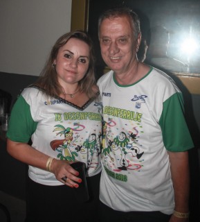 
<a style='margin-left: 5px;' class='btn btn-xs btn-social btn-facebook' href='https://www.facebook.com/sharer/sharer.php?u=https://galeramix.s01.web.getmuller.com.br/imagem/a58/800-800-90/conteudo/site_galerias/58/desenferruje-2018-157.jpg' rel='popup' data-width='500' data-height='400'><i class='fa fa-facebook'></i>Compartilhar <span class='hidden-xs'>no Facebook</span>
</a> 
<a class='btn btn-default btn-xs' target='_blank' href='imagem/a58/800-800-90/conteudo/site_galerias/58/desenferruje-2018-157.jpg'>
<span class='glyphicon glyphicon-cloud-download'></span> Salvar
</a>
