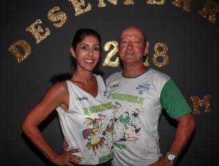 
<a style='margin-left: 5px;' class='btn btn-xs btn-social btn-facebook' href='https://www.facebook.com/sharer/sharer.php?u=https://galeramix.s01.web.getmuller.com.br/imagem/a58/800-800-90/conteudo/site_galerias/58/desenferruje-2018-163.jpg' rel='popup' data-width='500' data-height='400'><i class='fa fa-facebook'></i>Compartilhar <span class='hidden-xs'>no Facebook</span>
</a> 
<a class='btn btn-default btn-xs' target='_blank' href='imagem/a58/800-800-90/conteudo/site_galerias/58/desenferruje-2018-163.jpg'>
<span class='glyphicon glyphicon-cloud-download'></span> Salvar
</a>
