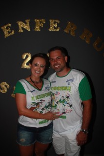 
<a style='margin-left: 5px;' class='btn btn-xs btn-social btn-facebook' href='https://www.facebook.com/sharer/sharer.php?u=https://galeramix.s01.web.getmuller.com.br/imagem/a58/800-800-90/conteudo/site_galerias/58/desenferruje-2018-20.jpg' rel='popup' data-width='500' data-height='400'><i class='fa fa-facebook'></i>Compartilhar <span class='hidden-xs'>no Facebook</span>
</a> 
<a class='btn btn-default btn-xs' target='_blank' href='imagem/a58/800-800-90/conteudo/site_galerias/58/desenferruje-2018-20.jpg'>
<span class='glyphicon glyphicon-cloud-download'></span> Salvar
</a>
