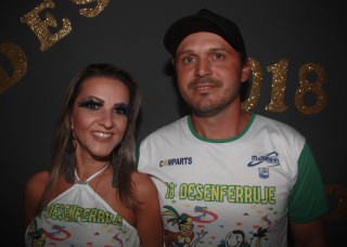 
<a style='margin-left: 5px;' class='btn btn-xs btn-social btn-facebook' href='https://www.facebook.com/sharer/sharer.php?u=https://galeramix.s01.web.getmuller.com.br/imagem/a58/800-800-90/conteudo/site_galerias/58/desenferruje-2018-32.jpg' rel='popup' data-width='500' data-height='400'><i class='fa fa-facebook'></i>Compartilhar <span class='hidden-xs'>no Facebook</span>
</a> 
<a class='btn btn-default btn-xs' target='_blank' href='imagem/a58/800-800-90/conteudo/site_galerias/58/desenferruje-2018-32.jpg'>
<span class='glyphicon glyphicon-cloud-download'></span> Salvar
</a>
