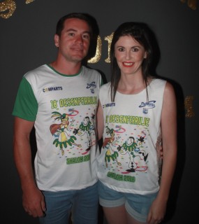 
<a style='margin-left: 5px;' class='btn btn-xs btn-social btn-facebook' href='https://www.facebook.com/sharer/sharer.php?u=https://galeramix.s01.web.getmuller.com.br/imagem/a58/800-800-90/conteudo/site_galerias/58/desenferruje-2018-38.jpg' rel='popup' data-width='500' data-height='400'><i class='fa fa-facebook'></i>Compartilhar <span class='hidden-xs'>no Facebook</span>
</a> 
<a class='btn btn-default btn-xs' target='_blank' href='imagem/a58/800-800-90/conteudo/site_galerias/58/desenferruje-2018-38.jpg'>
<span class='glyphicon glyphicon-cloud-download'></span> Salvar
</a>
