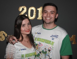 
<a style='margin-left: 5px;' class='btn btn-xs btn-social btn-facebook' href='https://www.facebook.com/sharer/sharer.php?u=https://galeramix.s01.web.getmuller.com.br/imagem/a58/800-800-90/conteudo/site_galerias/58/desenferruje-2018-4.jpg' rel='popup' data-width='500' data-height='400'><i class='fa fa-facebook'></i>Compartilhar <span class='hidden-xs'>no Facebook</span>
</a> 
<a class='btn btn-default btn-xs' target='_blank' href='imagem/a58/800-800-90/conteudo/site_galerias/58/desenferruje-2018-4.jpg'>
<span class='glyphicon glyphicon-cloud-download'></span> Salvar
</a>
