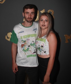 
<a style='margin-left: 5px;' class='btn btn-xs btn-social btn-facebook' href='https://www.facebook.com/sharer/sharer.php?u=https://galeramix.s01.web.getmuller.com.br/imagem/a58/800-800-90/conteudo/site_galerias/58/desenferruje-2018-41.jpg' rel='popup' data-width='500' data-height='400'><i class='fa fa-facebook'></i>Compartilhar <span class='hidden-xs'>no Facebook</span>
</a> 
<a class='btn btn-default btn-xs' target='_blank' href='imagem/a58/800-800-90/conteudo/site_galerias/58/desenferruje-2018-41.jpg'>
<span class='glyphicon glyphicon-cloud-download'></span> Salvar
</a>
