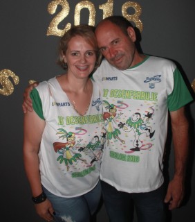 
<a style='margin-left: 5px;' class='btn btn-xs btn-social btn-facebook' href='https://www.facebook.com/sharer/sharer.php?u=https://galeramix.s01.web.getmuller.com.br/imagem/a58/800-800-90/conteudo/site_galerias/58/desenferruje-2018-52.jpg' rel='popup' data-width='500' data-height='400'><i class='fa fa-facebook'></i>Compartilhar <span class='hidden-xs'>no Facebook</span>
</a> 
<a class='btn btn-default btn-xs' target='_blank' href='imagem/a58/800-800-90/conteudo/site_galerias/58/desenferruje-2018-52.jpg'>
<span class='glyphicon glyphicon-cloud-download'></span> Salvar
</a>
