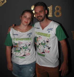 
<a style='margin-left: 5px;' class='btn btn-xs btn-social btn-facebook' href='https://www.facebook.com/sharer/sharer.php?u=https://galeramix.s01.web.getmuller.com.br/imagem/a58/800-800-90/conteudo/site_galerias/58/desenferruje-2018-54.jpg' rel='popup' data-width='500' data-height='400'><i class='fa fa-facebook'></i>Compartilhar <span class='hidden-xs'>no Facebook</span>
</a> 
<a class='btn btn-default btn-xs' target='_blank' href='imagem/a58/800-800-90/conteudo/site_galerias/58/desenferruje-2018-54.jpg'>
<span class='glyphicon glyphicon-cloud-download'></span> Salvar
</a>
