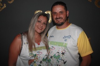 
<a style='margin-left: 5px;' class='btn btn-xs btn-social btn-facebook' href='https://www.facebook.com/sharer/sharer.php?u=https://galeramix.s01.web.getmuller.com.br/imagem/a58/800-800-90/conteudo/site_galerias/58/desenferruje-2018-60.jpg' rel='popup' data-width='500' data-height='400'><i class='fa fa-facebook'></i>Compartilhar <span class='hidden-xs'>no Facebook</span>
</a> 
<a class='btn btn-default btn-xs' target='_blank' href='imagem/a58/800-800-90/conteudo/site_galerias/58/desenferruje-2018-60.jpg'>
<span class='glyphicon glyphicon-cloud-download'></span> Salvar
</a>
