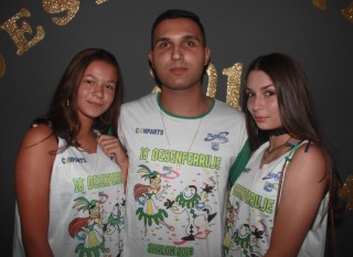 
<a style='margin-left: 5px;' class='btn btn-xs btn-social btn-facebook' href='https://www.facebook.com/sharer/sharer.php?u=https://galeramix.s01.web.getmuller.com.br/imagem/a58/800-800-90/conteudo/site_galerias/58/desenferruje-2018-67.jpg' rel='popup' data-width='500' data-height='400'><i class='fa fa-facebook'></i>Compartilhar <span class='hidden-xs'>no Facebook</span>
</a> 
<a class='btn btn-default btn-xs' target='_blank' href='imagem/a58/800-800-90/conteudo/site_galerias/58/desenferruje-2018-67.jpg'>
<span class='glyphicon glyphicon-cloud-download'></span> Salvar
</a>
