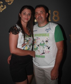 
<a style='margin-left: 5px;' class='btn btn-xs btn-social btn-facebook' href='https://www.facebook.com/sharer/sharer.php?u=https://galeramix.s01.web.getmuller.com.br/imagem/a58/800-800-90/conteudo/site_galerias/58/desenferruje-2018-72.jpg' rel='popup' data-width='500' data-height='400'><i class='fa fa-facebook'></i>Compartilhar <span class='hidden-xs'>no Facebook</span>
</a> 
<a class='btn btn-default btn-xs' target='_blank' href='imagem/a58/800-800-90/conteudo/site_galerias/58/desenferruje-2018-72.jpg'>
<span class='glyphicon glyphicon-cloud-download'></span> Salvar
</a>
