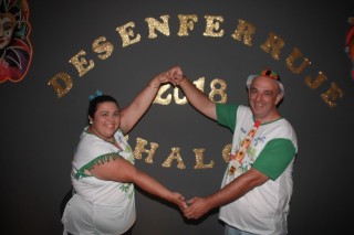 
<a style='margin-left: 5px;' class='btn btn-xs btn-social btn-facebook' href='https://www.facebook.com/sharer/sharer.php?u=https://galeramix.s01.web.getmuller.com.br/imagem/a58/800-800-90/conteudo/site_galerias/58/desenferruje-2018-8.jpg' rel='popup' data-width='500' data-height='400'><i class='fa fa-facebook'></i>Compartilhar <span class='hidden-xs'>no Facebook</span>
</a> 
<a class='btn btn-default btn-xs' target='_blank' href='imagem/a58/800-800-90/conteudo/site_galerias/58/desenferruje-2018-8.jpg'>
<span class='glyphicon glyphicon-cloud-download'></span> Salvar
</a>
