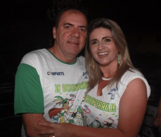 
<a style='margin-left: 5px;' class='btn btn-xs btn-social btn-facebook' href='https://www.facebook.com/sharer/sharer.php?u=https://galeramix.s01.web.getmuller.com.br/imagem/a58/800-800-90/conteudo/site_galerias/58/desenferruje-2018-80.jpg' rel='popup' data-width='500' data-height='400'><i class='fa fa-facebook'></i>Compartilhar <span class='hidden-xs'>no Facebook</span>
</a> 
<a class='btn btn-default btn-xs' target='_blank' href='imagem/a58/800-800-90/conteudo/site_galerias/58/desenferruje-2018-80.jpg'>
<span class='glyphicon glyphicon-cloud-download'></span> Salvar
</a>
