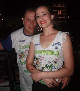 
<a style='margin-left: 5px;' class='btn btn-xs btn-social btn-facebook' href='https://www.facebook.com/sharer/sharer.php?u=https://galeramix.s01.web.getmuller.com.br/imagem/a58/800-800-90/conteudo/site_galerias/58/desenferruje-2018-81.jpg' rel='popup' data-width='500' data-height='400'><i class='fa fa-facebook'></i>Compartilhar <span class='hidden-xs'>no Facebook</span>
</a> 
<a class='btn btn-default btn-xs' target='_blank' href='imagem/a58/800-800-90/conteudo/site_galerias/58/desenferruje-2018-81.jpg'>
<span class='glyphicon glyphicon-cloud-download'></span> Salvar
</a>
