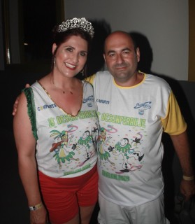 
<a style='margin-left: 5px;' class='btn btn-xs btn-social btn-facebook' href='https://www.facebook.com/sharer/sharer.php?u=https://galeramix.s01.web.getmuller.com.br/imagem/a58/800-800-90/conteudo/site_galerias/58/desenferruje-2018-85.jpg' rel='popup' data-width='500' data-height='400'><i class='fa fa-facebook'></i>Compartilhar <span class='hidden-xs'>no Facebook</span>
</a> 
<a class='btn btn-default btn-xs' target='_blank' href='imagem/a58/800-800-90/conteudo/site_galerias/58/desenferruje-2018-85.jpg'>
<span class='glyphicon glyphicon-cloud-download'></span> Salvar
</a>
