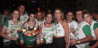 
<a style='margin-left: 5px;' class='btn btn-xs btn-social btn-facebook' href='https://www.facebook.com/sharer/sharer.php?u=https://galeramix.s01.web.getmuller.com.br/imagem/a58/800-800-90/conteudo/site_galerias/58/desenferruje-2018-89.jpg' rel='popup' data-width='500' data-height='400'><i class='fa fa-facebook'></i>Compartilhar <span class='hidden-xs'>no Facebook</span>
</a> 
<a class='btn btn-default btn-xs' target='_blank' href='imagem/a58/800-800-90/conteudo/site_galerias/58/desenferruje-2018-89.jpg'>
<span class='glyphicon glyphicon-cloud-download'></span> Salvar
</a>
