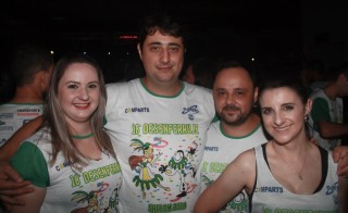 
<a style='margin-left: 5px;' class='btn btn-xs btn-social btn-facebook' href='https://www.facebook.com/sharer/sharer.php?u=https://galeramix.s01.web.getmuller.com.br/imagem/a58/800-800-90/conteudo/site_galerias/58/desenferruje-2018-90.jpg' rel='popup' data-width='500' data-height='400'><i class='fa fa-facebook'></i>Compartilhar <span class='hidden-xs'>no Facebook</span>
</a> 
<a class='btn btn-default btn-xs' target='_blank' href='imagem/a58/800-800-90/conteudo/site_galerias/58/desenferruje-2018-90.jpg'>
<span class='glyphicon glyphicon-cloud-download'></span> Salvar
</a>
