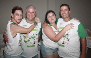 
<a style='margin-left: 5px;' class='btn btn-xs btn-social btn-facebook' href='https://www.facebook.com/sharer/sharer.php?u=https://galeramix.s01.web.getmuller.com.br/imagem/a58/800-800-90/conteudo/site_galerias/58/desenferruje-2018-99.jpg' rel='popup' data-width='500' data-height='400'><i class='fa fa-facebook'></i>Compartilhar <span class='hidden-xs'>no Facebook</span>
</a> 
<a class='btn btn-default btn-xs' target='_blank' href='imagem/a58/800-800-90/conteudo/site_galerias/58/desenferruje-2018-99.jpg'>
<span class='glyphicon glyphicon-cloud-download'></span> Salvar
</a>
