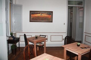 
                                <a style='margin-left: 5px;' class='btn btn-xs btn-social btn-facebook' href='https://www.facebook.com/sharer/sharer.php?u=https://galeramix.s01.web.getmuller.com.br/imagem/a60/800-800-90/conteudo/site_galerias/60/magnatas-the-house-10.jpg' rel='popup' data-width='500' data-height='400'><i class='fa fa-facebook'></i>Compartilhar <span class='hidden-xs'>no Facebook</span>
                            </a> 
                            <a class='btn btn-default btn-xs' target='_blank' href='imagem/a60/800-800-90/conteudo/site_galerias/60/magnatas-the-house-10.jpg'>
                                <span class='glyphicon glyphicon-cloud-download'></span> Salvar
                            </a>
                            