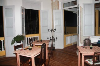 
<a style='margin-left: 5px;' class='btn btn-xs btn-social btn-facebook' href='https://www.facebook.com/sharer/sharer.php?u=https://galeramix.s01.web.getmuller.com.br/imagem/a60/800-800-90/conteudo/site_galerias/60/magnatas-the-house-18.jpg' rel='popup' data-width='500' data-height='400'><i class='fa fa-facebook'></i>Compartilhar <span class='hidden-xs'>no Facebook</span>
</a> 
<a class='btn btn-default btn-xs' target='_blank' href='imagem/a60/800-800-90/conteudo/site_galerias/60/magnatas-the-house-18.jpg'>
<span class='glyphicon glyphicon-cloud-download'></span> Salvar
</a>
