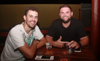 
<a style='margin-left: 5px;' class='btn btn-xs btn-social btn-facebook' href='https://www.facebook.com/sharer/sharer.php?u=https://galeramix.s01.web.getmuller.com.br/imagem/a60/800-800-90/conteudo/site_galerias/60/magnatas-the-house-20.jpg' rel='popup' data-width='500' data-height='400'><i class='fa fa-facebook'></i>Compartilhar <span class='hidden-xs'>no Facebook</span>
</a> 
<a class='btn btn-default btn-xs' target='_blank' href='imagem/a60/800-800-90/conteudo/site_galerias/60/magnatas-the-house-20.jpg'>
<span class='glyphicon glyphicon-cloud-download'></span> Salvar
</a>
