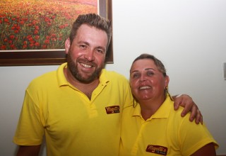 
<a style='margin-left: 5px;' class='btn btn-xs btn-social btn-facebook' href='https://www.facebook.com/sharer/sharer.php?u=https://galeramix.s01.web.getmuller.com.br/imagem/a60/800-800-90/conteudo/site_galerias/60/magnatas-the-house-3.jpg' rel='popup' data-width='500' data-height='400'><i class='fa fa-facebook'></i>Compartilhar <span class='hidden-xs'>no Facebook</span>
</a> 
<a class='btn btn-default btn-xs' target='_blank' href='imagem/a60/800-800-90/conteudo/site_galerias/60/magnatas-the-house-3.jpg'>
<span class='glyphicon glyphicon-cloud-download'></span> Salvar
</a>
