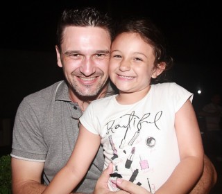 
<a style='margin-left: 5px;' class='btn btn-xs btn-social btn-facebook' href='https://www.facebook.com/sharer/sharer.php?u=https://galeramix.s01.web.getmuller.com.br/imagem/a60/800-800-90/conteudo/site_galerias/60/magnatas-the-house-35.jpg' rel='popup' data-width='500' data-height='400'><i class='fa fa-facebook'></i>Compartilhar <span class='hidden-xs'>no Facebook</span>
</a> 
<a class='btn btn-default btn-xs' target='_blank' href='imagem/a60/800-800-90/conteudo/site_galerias/60/magnatas-the-house-35.jpg'>
<span class='glyphicon glyphicon-cloud-download'></span> Salvar
</a>
