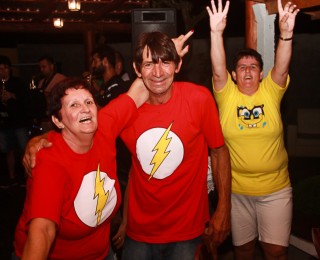 
<a style='margin-left: 5px;' class='btn btn-xs btn-social btn-facebook' href='https://www.facebook.com/sharer/sharer.php?u=https://galeramix.s01.web.getmuller.com.br/imagem/a60/800-800-90/conteudo/site_galerias/60/magnatas-the-house-49.jpg' rel='popup' data-width='500' data-height='400'><i class='fa fa-facebook'></i>Compartilhar <span class='hidden-xs'>no Facebook</span>
</a> 
<a class='btn btn-default btn-xs' target='_blank' href='imagem/a60/800-800-90/conteudo/site_galerias/60/magnatas-the-house-49.jpg'>
<span class='glyphicon glyphicon-cloud-download'></span> Salvar
</a>
