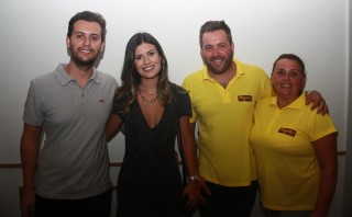 
<a style='margin-left: 5px;' class='btn btn-xs btn-social btn-facebook' href='https://www.facebook.com/sharer/sharer.php?u=https://galeramix.s01.web.getmuller.com.br/imagem/a60/800-800-90/conteudo/site_galerias/60/magnatas-the-house-5.jpg' rel='popup' data-width='500' data-height='400'><i class='fa fa-facebook'></i>Compartilhar <span class='hidden-xs'>no Facebook</span>
</a> 
<a class='btn btn-default btn-xs' target='_blank' href='imagem/a60/800-800-90/conteudo/site_galerias/60/magnatas-the-house-5.jpg'>
<span class='glyphicon glyphicon-cloud-download'></span> Salvar
</a>
