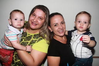 
<a style='margin-left: 5px;' class='btn btn-xs btn-social btn-facebook' href='https://www.facebook.com/sharer/sharer.php?u=https://galeramix.s01.web.getmuller.com.br/imagem/a60/800-800-90/conteudo/site_galerias/60/magnatas-the-house-56.jpg' rel='popup' data-width='500' data-height='400'><i class='fa fa-facebook'></i>Compartilhar <span class='hidden-xs'>no Facebook</span>
</a> 
<a class='btn btn-default btn-xs' target='_blank' href='imagem/a60/800-800-90/conteudo/site_galerias/60/magnatas-the-house-56.jpg'>
<span class='glyphicon glyphicon-cloud-download'></span> Salvar
</a>
