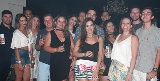 
                    <a style='margin-left: 5px;' class='btn btn-xs btn-social btn-facebook' href='https://www.facebook.com/sharer/sharer.php?u=https://galeramix.s01.web.getmuller.com.br/imagem/a61/800-800-90/conteudo/site_galerias/61/canja-dos-amigos-2018-live-tijucas-13.jpg' rel='popup' data-width='500' data-height='400'><i class='fa fa-facebook'></i>Compartilhar <span class='hidden-xs'>no Facebook</span>
                </a> 
                <a class='btn btn-default btn-xs' target='_blank' href='imagem/a61/800-800-90/conteudo/site_galerias/61/canja-dos-amigos-2018-live-tijucas-13.jpg'>
                    <span class='glyphicon glyphicon-cloud-download'></span> Salvar
                </a>
                