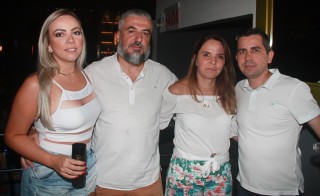 
<a style='margin-left: 5px;' class='btn btn-xs btn-social btn-facebook' href='https://www.facebook.com/sharer/sharer.php?u=https://galeramix.s01.web.getmuller.com.br/imagem/a61/800-800-90/conteudo/site_galerias/61/canja-dos-amigos-2018-live-tijucas-19.jpg' rel='popup' data-width='500' data-height='400'><i class='fa fa-facebook'></i>Compartilhar <span class='hidden-xs'>no Facebook</span>
</a> 
<a class='btn btn-default btn-xs' target='_blank' href='imagem/a61/800-800-90/conteudo/site_galerias/61/canja-dos-amigos-2018-live-tijucas-19.jpg'>
<span class='glyphicon glyphicon-cloud-download'></span> Salvar
</a>
