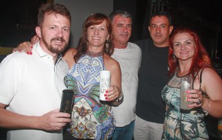 
<a style='margin-left: 5px;' class='btn btn-xs btn-social btn-facebook' href='https://www.facebook.com/sharer/sharer.php?u=https://galeramix.s01.web.getmuller.com.br/imagem/a61/800-800-90/conteudo/site_galerias/61/canja-dos-amigos-2018-live-tijucas-21.jpg' rel='popup' data-width='500' data-height='400'><i class='fa fa-facebook'></i>Compartilhar <span class='hidden-xs'>no Facebook</span>
</a> 
<a class='btn btn-default btn-xs' target='_blank' href='imagem/a61/800-800-90/conteudo/site_galerias/61/canja-dos-amigos-2018-live-tijucas-21.jpg'>
<span class='glyphicon glyphicon-cloud-download'></span> Salvar
</a>
