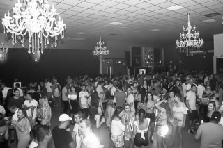 
<a style='margin-left: 5px;' class='btn btn-xs btn-social btn-facebook' href='https://www.facebook.com/sharer/sharer.php?u=https://galeramix.s01.web.getmuller.com.br/imagem/a61/800-800-90/conteudo/site_galerias/61/canja-dos-amigos-2018-live-tijucas-24.jpg' rel='popup' data-width='500' data-height='400'><i class='fa fa-facebook'></i>Compartilhar <span class='hidden-xs'>no Facebook</span>
</a> 
<a class='btn btn-default btn-xs' target='_blank' href='imagem/a61/800-800-90/conteudo/site_galerias/61/canja-dos-amigos-2018-live-tijucas-24.jpg'>
<span class='glyphicon glyphicon-cloud-download'></span> Salvar
</a>
