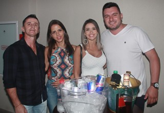 
<a style='margin-left: 5px;' class='btn btn-xs btn-social btn-facebook' href='https://www.facebook.com/sharer/sharer.php?u=https://galeramix.s01.web.getmuller.com.br/imagem/a61/800-800-90/conteudo/site_galerias/61/canja-dos-amigos-2018-live-tijucas-28.jpg' rel='popup' data-width='500' data-height='400'><i class='fa fa-facebook'></i>Compartilhar <span class='hidden-xs'>no Facebook</span>
</a> 
<a class='btn btn-default btn-xs' target='_blank' href='imagem/a61/800-800-90/conteudo/site_galerias/61/canja-dos-amigos-2018-live-tijucas-28.jpg'>
<span class='glyphicon glyphicon-cloud-download'></span> Salvar
</a>
