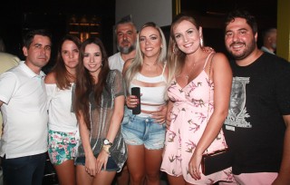 
<a style='margin-left: 5px;' class='btn btn-xs btn-social btn-facebook' href='https://www.facebook.com/sharer/sharer.php?u=https://galeramix.s01.web.getmuller.com.br/imagem/a61/800-800-90/conteudo/site_galerias/61/canja-dos-amigos-2018-live-tijucas-53.jpg' rel='popup' data-width='500' data-height='400'><i class='fa fa-facebook'></i>Compartilhar <span class='hidden-xs'>no Facebook</span>
</a> 
<a class='btn btn-default btn-xs' target='_blank' href='imagem/a61/800-800-90/conteudo/site_galerias/61/canja-dos-amigos-2018-live-tijucas-53.jpg'>
<span class='glyphicon glyphicon-cloud-download'></span> Salvar
</a>
