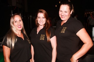 
<a style='margin-left: 5px;' class='btn btn-xs btn-social btn-facebook' href='https://www.facebook.com/sharer/sharer.php?u=https://galeramix.s01.web.getmuller.com.br/imagem/a61/800-800-90/conteudo/site_galerias/61/canja-dos-amigos-2018-live-tijucas-56.jpg' rel='popup' data-width='500' data-height='400'><i class='fa fa-facebook'></i>Compartilhar <span class='hidden-xs'>no Facebook</span>
</a> 
<a class='btn btn-default btn-xs' target='_blank' href='imagem/a61/800-800-90/conteudo/site_galerias/61/canja-dos-amigos-2018-live-tijucas-56.jpg'>
<span class='glyphicon glyphicon-cloud-download'></span> Salvar
</a>
