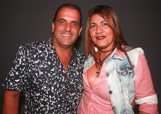 
<a style='margin-left: 5px;' class='btn btn-xs btn-social btn-facebook' href='https://www.facebook.com/sharer/sharer.php?u=https://galeramix.s01.web.getmuller.com.br/imagem/a61/800-800-90/conteudo/site_galerias/61/canja-dos-amigos-2018-live-tijucas-9.jpg' rel='popup' data-width='500' data-height='400'><i class='fa fa-facebook'></i>Compartilhar <span class='hidden-xs'>no Facebook</span>
</a> 
<a class='btn btn-default btn-xs' target='_blank' href='imagem/a61/800-800-90/conteudo/site_galerias/61/canja-dos-amigos-2018-live-tijucas-9.jpg'>
<span class='glyphicon glyphicon-cloud-download'></span> Salvar
</a>
