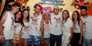 
    <a style='margin-left: 5px;' class='btn btn-xs btn-social btn-facebook' href='https://www.facebook.com/sharer/sharer.php?u=https://galeramix.s01.web.getmuller.com.br/imagem/a63/800-800-90/conteudo/site_galerias/63/baile-de-carnaval-para-casais-ctg-fogao-de-lenha-tijucas-106.jpg' rel='popup' data-width='500' data-height='400'><i class='fa fa-facebook'></i>Compartilhar <span class='hidden-xs'>no Facebook</span>
</a> 
<a class='btn btn-default btn-xs' target='_blank' href='imagem/a63/800-800-90/conteudo/site_galerias/63/baile-de-carnaval-para-casais-ctg-fogao-de-lenha-tijucas-106.jpg'>
    <span class='glyphicon glyphicon-cloud-download'></span> Salvar
</a>
