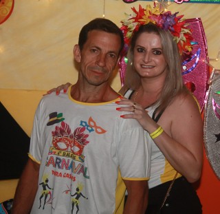 
<a style='margin-left: 5px;' class='btn btn-xs btn-social btn-facebook' href='https://www.facebook.com/sharer/sharer.php?u=https://galeramix.s01.web.getmuller.com.br/imagem/a63/800-800-90/conteudo/site_galerias/63/baile-de-carnaval-para-casais-ctg-fogao-de-lenha-tijucas-114.jpg' rel='popup' data-width='500' data-height='400'><i class='fa fa-facebook'></i>Compartilhar <span class='hidden-xs'>no Facebook</span>
</a> 
<a class='btn btn-default btn-xs' target='_blank' href='imagem/a63/800-800-90/conteudo/site_galerias/63/baile-de-carnaval-para-casais-ctg-fogao-de-lenha-tijucas-114.jpg'>
<span class='glyphicon glyphicon-cloud-download'></span> Salvar
</a>
