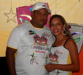 
<a style='margin-left: 5px;' class='btn btn-xs btn-social btn-facebook' href='https://www.facebook.com/sharer/sharer.php?u=https://galeramix.s01.web.getmuller.com.br/imagem/a63/800-800-90/conteudo/site_galerias/63/baile-de-carnaval-para-casais-ctg-fogao-de-lenha-tijucas-117.jpg' rel='popup' data-width='500' data-height='400'><i class='fa fa-facebook'></i>Compartilhar <span class='hidden-xs'>no Facebook</span>
</a> 
<a class='btn btn-default btn-xs' target='_blank' href='imagem/a63/800-800-90/conteudo/site_galerias/63/baile-de-carnaval-para-casais-ctg-fogao-de-lenha-tijucas-117.jpg'>
<span class='glyphicon glyphicon-cloud-download'></span> Salvar
</a>
