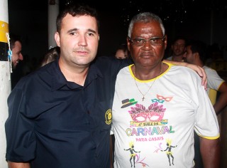 
<a style='margin-left: 5px;' class='btn btn-xs btn-social btn-facebook' href='https://www.facebook.com/sharer/sharer.php?u=https://galeramix.s01.web.getmuller.com.br/imagem/a63/800-800-90/conteudo/site_galerias/63/baile-de-carnaval-para-casais-ctg-fogao-de-lenha-tijucas-126.jpg' rel='popup' data-width='500' data-height='400'><i class='fa fa-facebook'></i>Compartilhar <span class='hidden-xs'>no Facebook</span>
</a> 
<a class='btn btn-default btn-xs' target='_blank' href='imagem/a63/800-800-90/conteudo/site_galerias/63/baile-de-carnaval-para-casais-ctg-fogao-de-lenha-tijucas-126.jpg'>
<span class='glyphicon glyphicon-cloud-download'></span> Salvar
</a>
