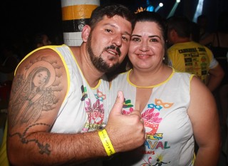 
<a style='margin-left: 5px;' class='btn btn-xs btn-social btn-facebook' href='https://www.facebook.com/sharer/sharer.php?u=https://galeramix.s01.web.getmuller.com.br/imagem/a63/800-800-90/conteudo/site_galerias/63/baile-de-carnaval-para-casais-ctg-fogao-de-lenha-tijucas-128.jpg' rel='popup' data-width='500' data-height='400'><i class='fa fa-facebook'></i>Compartilhar <span class='hidden-xs'>no Facebook</span>
</a> 
<a class='btn btn-default btn-xs' target='_blank' href='imagem/a63/800-800-90/conteudo/site_galerias/63/baile-de-carnaval-para-casais-ctg-fogao-de-lenha-tijucas-128.jpg'>
<span class='glyphicon glyphicon-cloud-download'></span> Salvar
</a>
