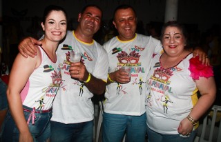 
<a style='margin-left: 5px;' class='btn btn-xs btn-social btn-facebook' href='https://www.facebook.com/sharer/sharer.php?u=https://galeramix.s01.web.getmuller.com.br/imagem/a63/800-800-90/conteudo/site_galerias/63/baile-de-carnaval-para-casais-ctg-fogao-de-lenha-tijucas-141.jpg' rel='popup' data-width='500' data-height='400'><i class='fa fa-facebook'></i>Compartilhar <span class='hidden-xs'>no Facebook</span>
</a> 
<a class='btn btn-default btn-xs' target='_blank' href='imagem/a63/800-800-90/conteudo/site_galerias/63/baile-de-carnaval-para-casais-ctg-fogao-de-lenha-tijucas-141.jpg'>
<span class='glyphicon glyphicon-cloud-download'></span> Salvar
</a>
