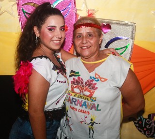 
<a style='margin-left: 5px;' class='btn btn-xs btn-social btn-facebook' href='https://www.facebook.com/sharer/sharer.php?u=https://galeramix.s01.web.getmuller.com.br/imagem/a63/800-800-90/conteudo/site_galerias/63/baile-de-carnaval-para-casais-ctg-fogao-de-lenha-tijucas-150.jpg' rel='popup' data-width='500' data-height='400'><i class='fa fa-facebook'></i>Compartilhar <span class='hidden-xs'>no Facebook</span>
</a> 
<a class='btn btn-default btn-xs' target='_blank' href='imagem/a63/800-800-90/conteudo/site_galerias/63/baile-de-carnaval-para-casais-ctg-fogao-de-lenha-tijucas-150.jpg'>
<span class='glyphicon glyphicon-cloud-download'></span> Salvar
</a>
