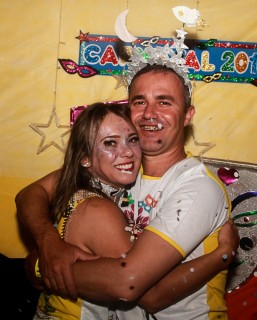 
<a style='margin-left: 5px;' class='btn btn-xs btn-social btn-facebook' href='https://www.facebook.com/sharer/sharer.php?u=https://galeramix.s01.web.getmuller.com.br/imagem/a63/800-800-90/conteudo/site_galerias/63/baile-de-carnaval-para-casais-ctg-fogao-de-lenha-tijucas-155.jpg' rel='popup' data-width='500' data-height='400'><i class='fa fa-facebook'></i>Compartilhar <span class='hidden-xs'>no Facebook</span>
</a> 
<a class='btn btn-default btn-xs' target='_blank' href='imagem/a63/800-800-90/conteudo/site_galerias/63/baile-de-carnaval-para-casais-ctg-fogao-de-lenha-tijucas-155.jpg'>
<span class='glyphicon glyphicon-cloud-download'></span> Salvar
</a>
