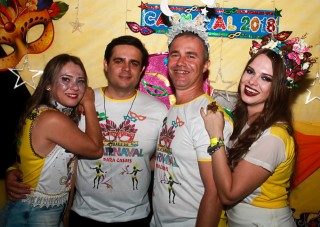 
<a style='margin-left: 5px;' class='btn btn-xs btn-social btn-facebook' href='https://www.facebook.com/sharer/sharer.php?u=https://galeramix.s01.web.getmuller.com.br/imagem/a63/800-800-90/conteudo/site_galerias/63/baile-de-carnaval-para-casais-ctg-fogao-de-lenha-tijucas-156.jpg' rel='popup' data-width='500' data-height='400'><i class='fa fa-facebook'></i>Compartilhar <span class='hidden-xs'>no Facebook</span>
</a> 
<a class='btn btn-default btn-xs' target='_blank' href='imagem/a63/800-800-90/conteudo/site_galerias/63/baile-de-carnaval-para-casais-ctg-fogao-de-lenha-tijucas-156.jpg'>
<span class='glyphicon glyphicon-cloud-download'></span> Salvar
</a>
