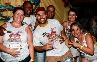 
<a style='margin-left: 5px;' class='btn btn-xs btn-social btn-facebook' href='https://www.facebook.com/sharer/sharer.php?u=https://galeramix.s01.web.getmuller.com.br/imagem/a63/800-800-90/conteudo/site_galerias/63/baile-de-carnaval-para-casais-ctg-fogao-de-lenha-tijucas-157.jpg' rel='popup' data-width='500' data-height='400'><i class='fa fa-facebook'></i>Compartilhar <span class='hidden-xs'>no Facebook</span>
</a> 
<a class='btn btn-default btn-xs' target='_blank' href='imagem/a63/800-800-90/conteudo/site_galerias/63/baile-de-carnaval-para-casais-ctg-fogao-de-lenha-tijucas-157.jpg'>
<span class='glyphicon glyphicon-cloud-download'></span> Salvar
</a>
