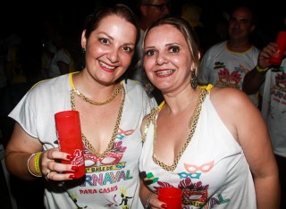 
<a style='margin-left: 5px;' class='btn btn-xs btn-social btn-facebook' href='https://www.facebook.com/sharer/sharer.php?u=https://galeramix.s01.web.getmuller.com.br/imagem/a63/800-800-90/conteudo/site_galerias/63/baile-de-carnaval-para-casais-ctg-fogao-de-lenha-tijucas-161.jpg' rel='popup' data-width='500' data-height='400'><i class='fa fa-facebook'></i>Compartilhar <span class='hidden-xs'>no Facebook</span>
</a> 
<a class='btn btn-default btn-xs' target='_blank' href='imagem/a63/800-800-90/conteudo/site_galerias/63/baile-de-carnaval-para-casais-ctg-fogao-de-lenha-tijucas-161.jpg'>
<span class='glyphicon glyphicon-cloud-download'></span> Salvar
</a>
