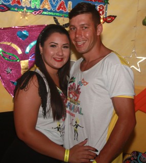 
<a style='margin-left: 5px;' class='btn btn-xs btn-social btn-facebook' href='https://www.facebook.com/sharer/sharer.php?u=https://galeramix.s01.web.getmuller.com.br/imagem/a63/800-800-90/conteudo/site_galerias/63/baile-de-carnaval-para-casais-ctg-fogao-de-lenha-tijucas-17.jpg' rel='popup' data-width='500' data-height='400'><i class='fa fa-facebook'></i>Compartilhar <span class='hidden-xs'>no Facebook</span>
</a> 
<a class='btn btn-default btn-xs' target='_blank' href='imagem/a63/800-800-90/conteudo/site_galerias/63/baile-de-carnaval-para-casais-ctg-fogao-de-lenha-tijucas-17.jpg'>
<span class='glyphicon glyphicon-cloud-download'></span> Salvar
</a>
