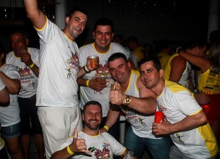 
<a style='margin-left: 5px;' class='btn btn-xs btn-social btn-facebook' href='https://www.facebook.com/sharer/sharer.php?u=https://galeramix.s01.web.getmuller.com.br/imagem/a63/800-800-90/conteudo/site_galerias/63/baile-de-carnaval-para-casais-ctg-fogao-de-lenha-tijucas-183.jpg' rel='popup' data-width='500' data-height='400'><i class='fa fa-facebook'></i>Compartilhar <span class='hidden-xs'>no Facebook</span>
</a> 
<a class='btn btn-default btn-xs' target='_blank' href='imagem/a63/800-800-90/conteudo/site_galerias/63/baile-de-carnaval-para-casais-ctg-fogao-de-lenha-tijucas-183.jpg'>
<span class='glyphicon glyphicon-cloud-download'></span> Salvar
</a>
